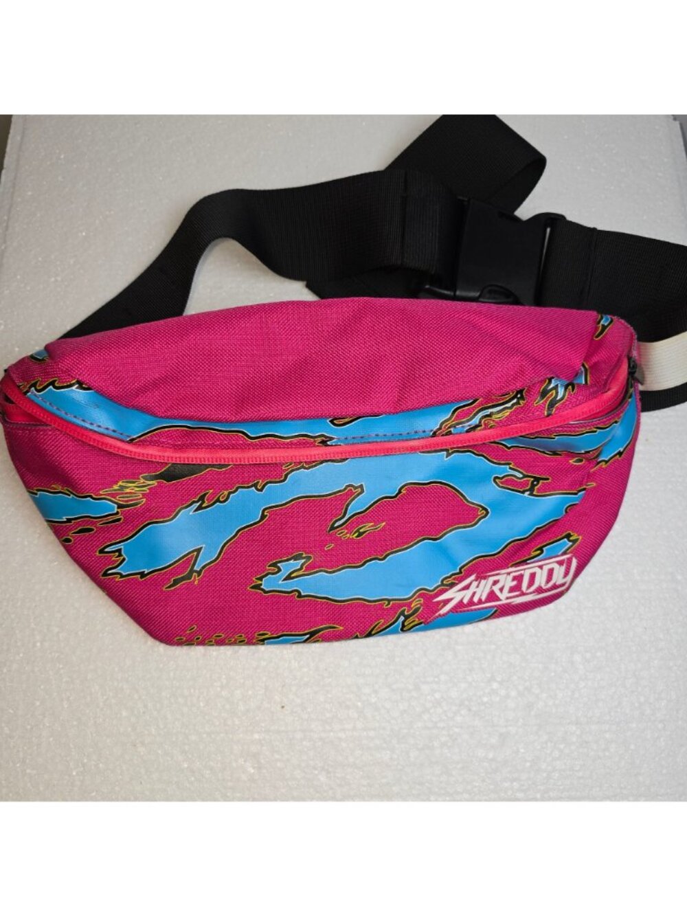 Shreddy Lyfe Tiger Claw Print Insulated Cooler Fanny Bag - Picture 2 of 8